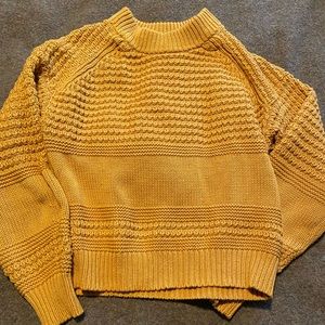 Universal Threads Sweater. Size small